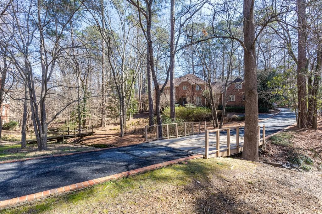 4 bedroom, 3 bathroom single family residence sold at 3000 Vinings Way, Atlanta, GA 30339