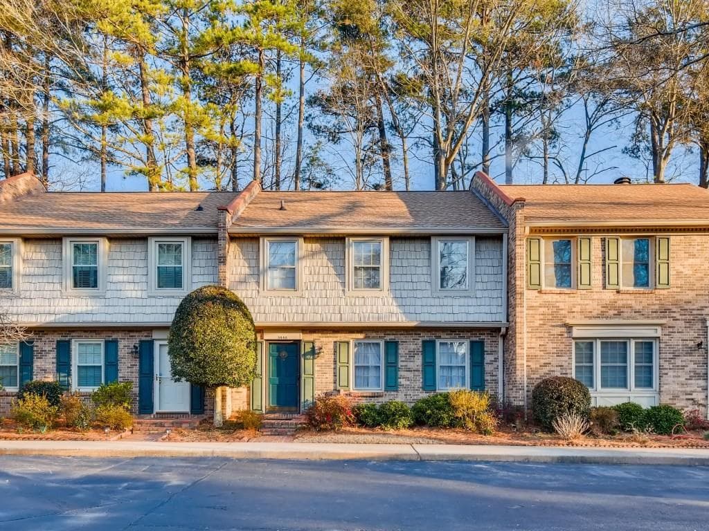 3 bedroom, 3 bathroom, 1,600 sq ft townhouse sold at 3440 Ashwood Lane, Atlanta, GA 30341