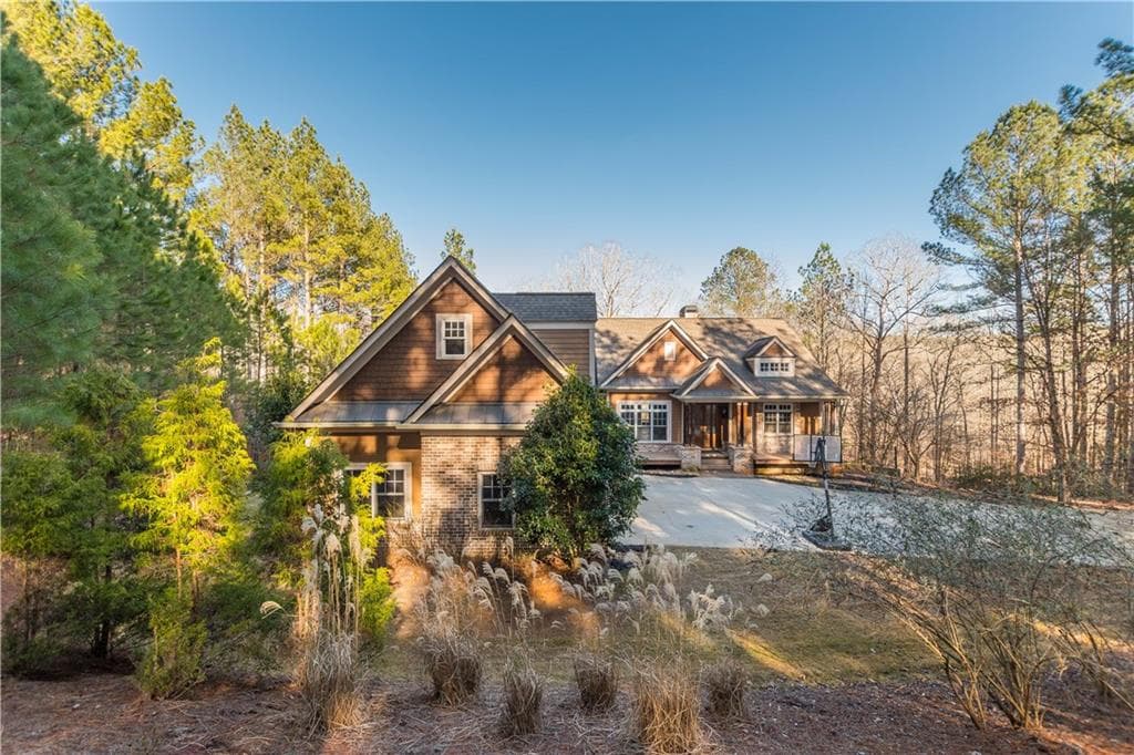4 bedroom, 4 bathroom, 4,375 sq ft single family residence sold at 1051 Riverwalk Pointe, Bishop, GA 30621