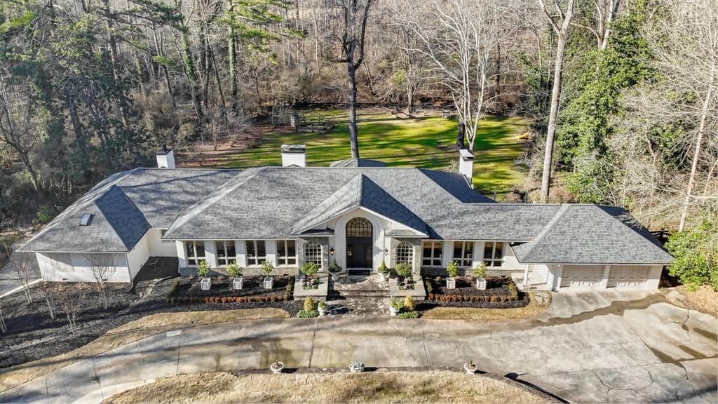 4 bedroom, 6 bathroom, 6,800 sq ft single family residence sold at 4750 Harris Trail, Atlanta, GA 30327