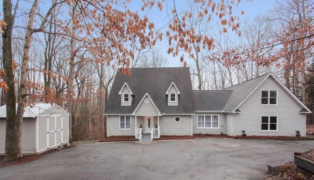 5 bedroom, 4 bathroom, 3,634 sq ft single family residence sold at 4690 Giddon Martin Road, Gainesville, GA 30506