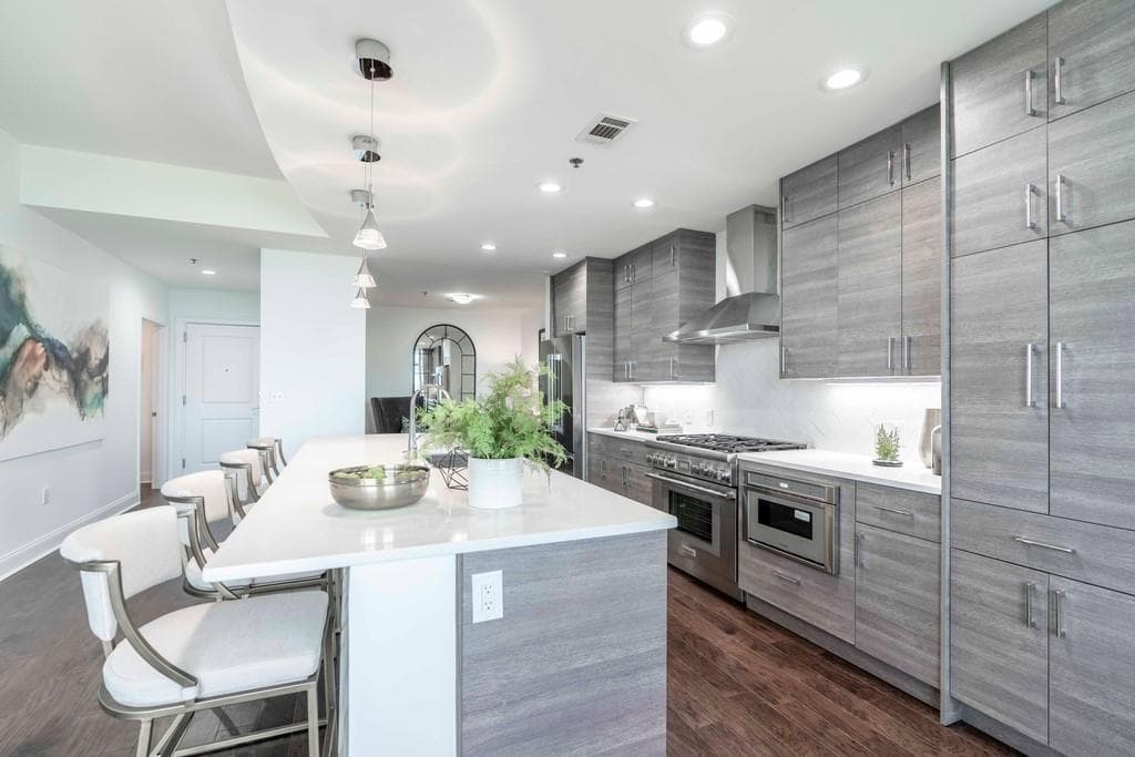 2 bedroom, 3 bathroom, 1,801 sq ft condominium sold at 270 17th Street 3307, Atlanta, GA 30363