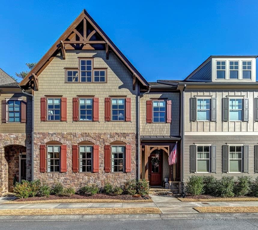 3 bedroom, 4 bathroom, 3,921 sq ft townhouse sold at 286 Trecastle Square 286, Canton, GA 30114