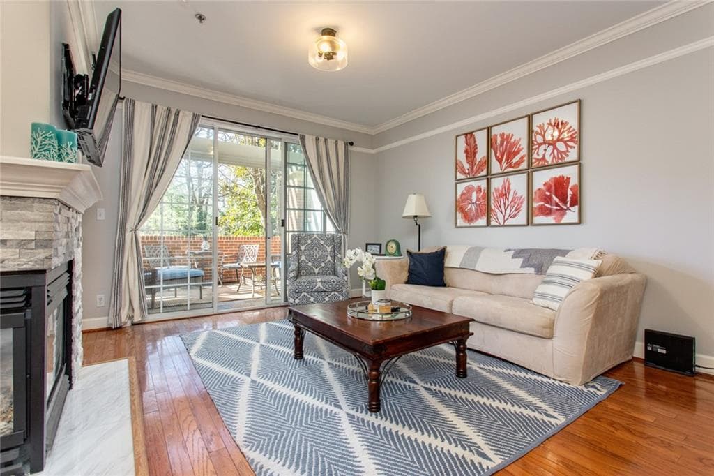 2 bedroom, 2 bathroom, 1,203 sq ft condominium sold at 3101 Howell Mill Road 110, Atlanta, GA 30327