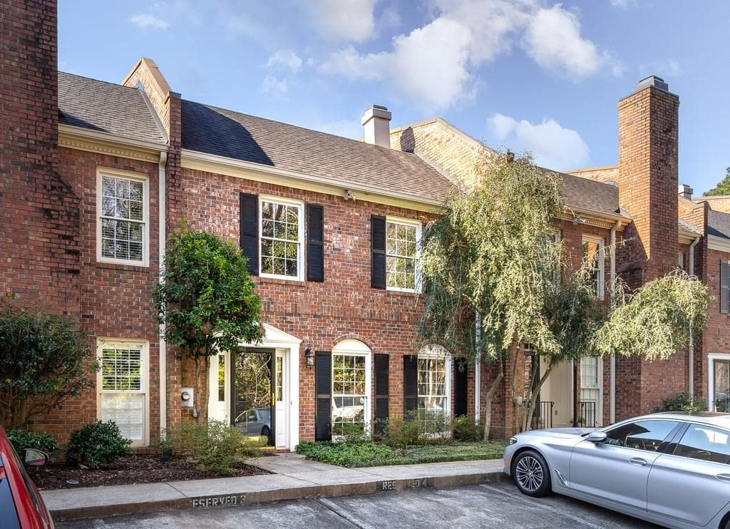 3 bedroom, 3 bathroom, 2,128 sq ft condominium sold at 36 LULLWATER Place 36, Atlanta, GA 30307