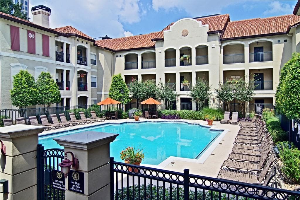 2 bedroom, 2 bathroom, 1,181 sq ft condominium sold at 955 Juniper Street 4131, Atlanta, GA 30309