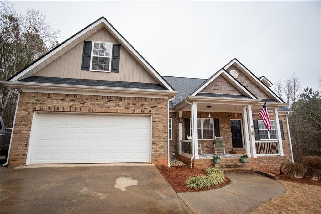 100 Maple Leaf Drive, Oxford, GA 30054 — most recent listing photo