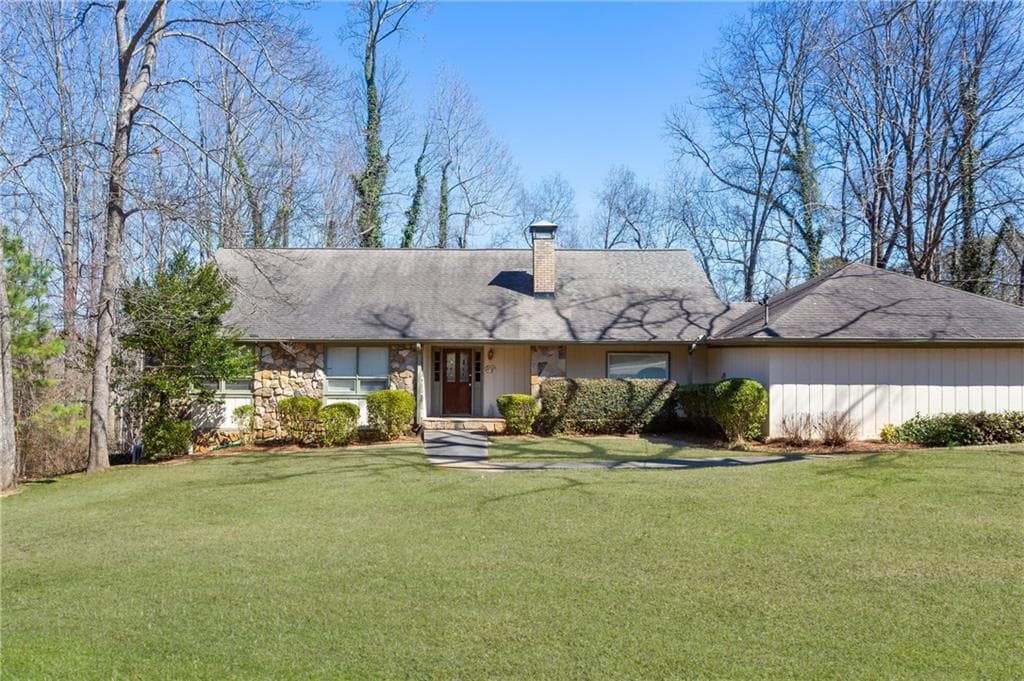 5239 Vernon Lake Drive, Dunwoody, GA 30338 — most recent listing photo
