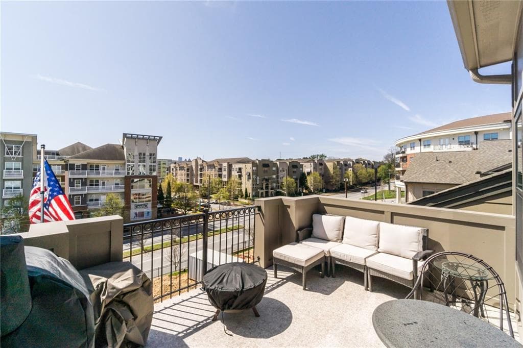 528 Broadview Lane, Atlanta, GA 30324 — most recent listing photo