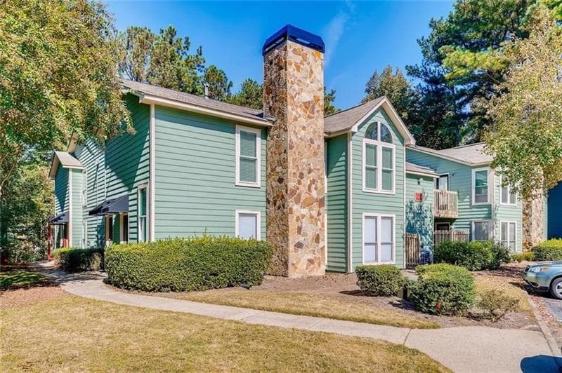 2 bedroom, 2 bathroom, 1,336 sq ft condominium sold at 3101 Canyon Point Circle, Roswell, GA 30076