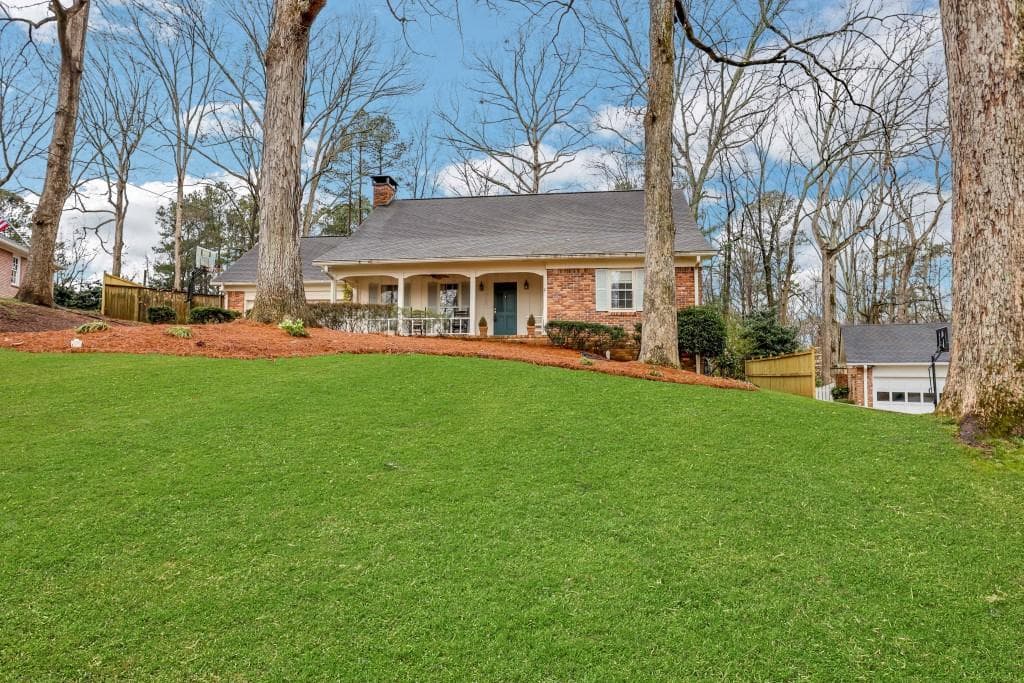 5 bedroom, 2 bathroom, 2,804 sq ft single family residence sold at 3505 Sunderland Circle, Brookhaven, GA 30319