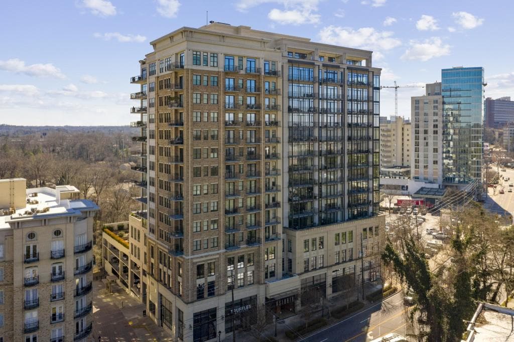 2 bedroom, 3 bathroom, 1,794 sq ft condominium sold at 2233 Peachtree Road 902, Atlanta, GA 30326