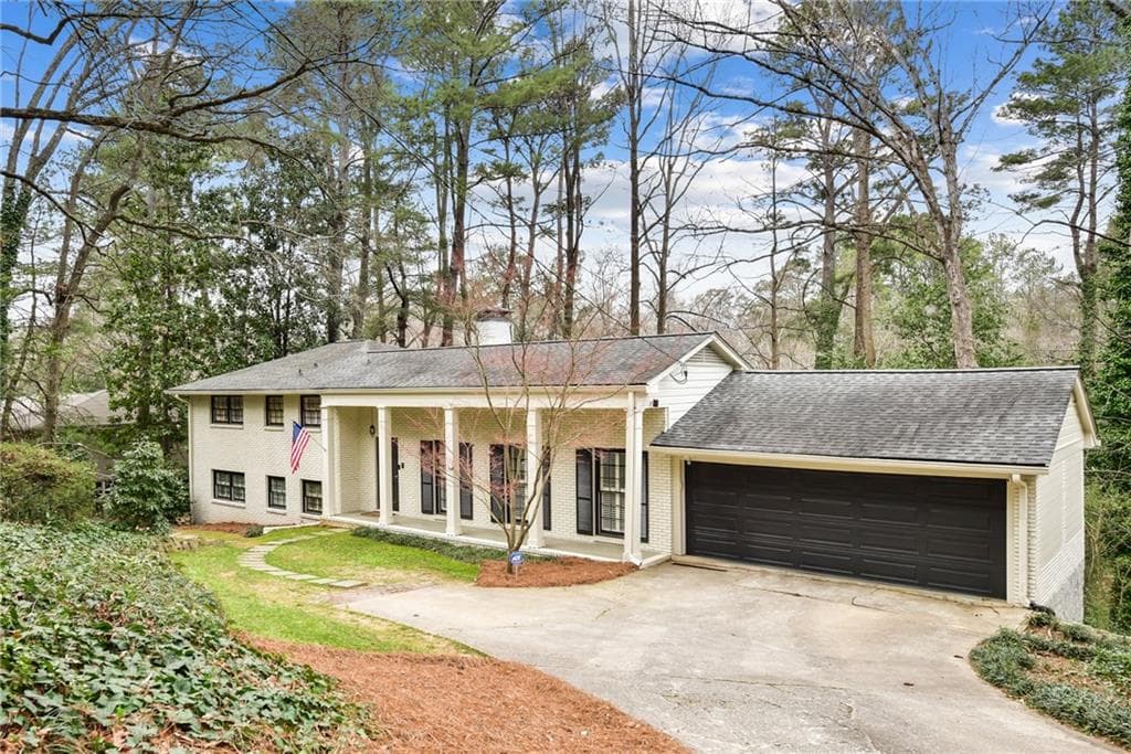 4 bedroom, 3 bathroom, 2,353 sq ft single family residence sold at 800 Starlight Drive, Atlanta, GA 30342 — photo 1 of 1