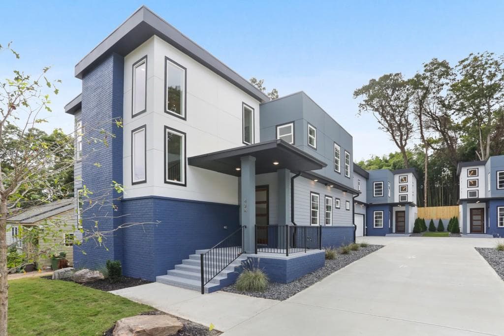 4 bedroom, 3 bathroom, 2,314 sq ft townhouse sold at 42 Walthall Street A, Atlanta, GA 30307