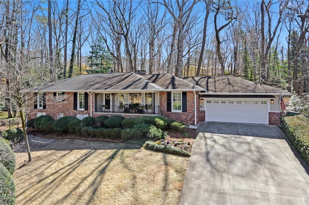 4 bedroom, 4 bathroom, 2,195 sq ft single family residence sold at 70 Landsdowne, Atlanta, GA 30328