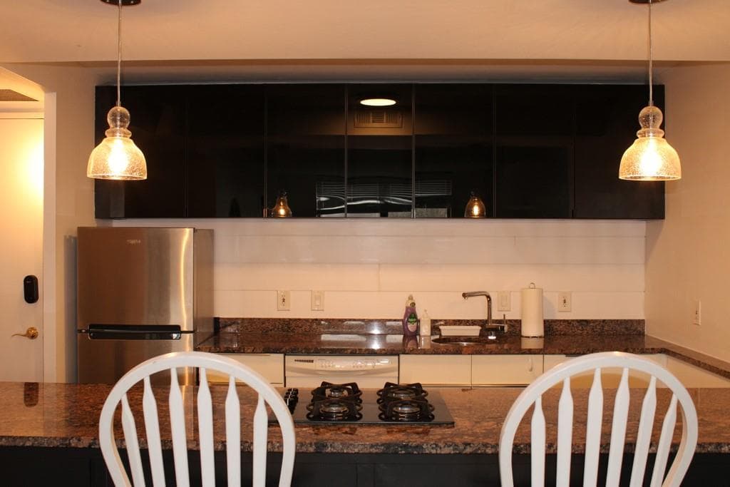 1 bedroom, 1 bathroom, 642 sq ft condominium sold at 2965 NW Pharr Court South 502, Atlanta, GA 30305