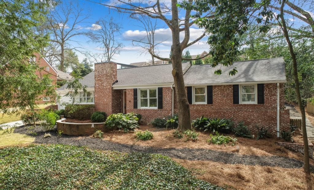 4 bedroom, 4 bathroom, 2,516 sq ft single family residence sold at 76 28th Street, Atlanta, GA 30309