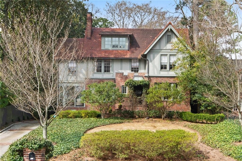 4 bedroom, 6 bathroom, 4,100 sq ft single family residence sold at 2482 Dellwood Drive, Atlanta, GA 30305