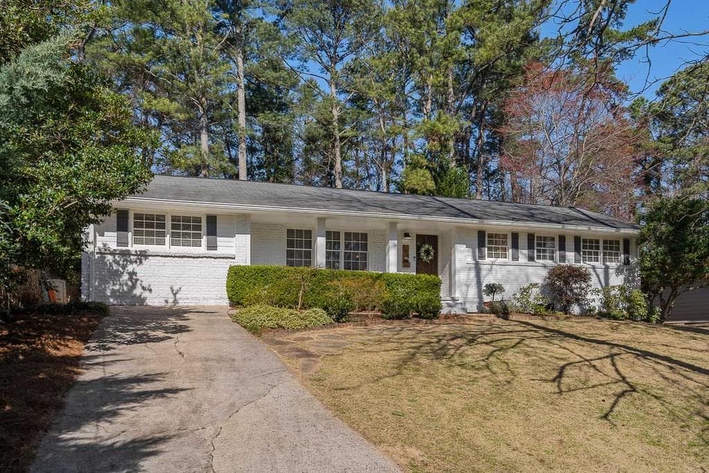 3 bedroom, 2 bathroom, 1,434 sq ft single family residence sold at 2672 Warwick Circle, Atlanta, GA 30345