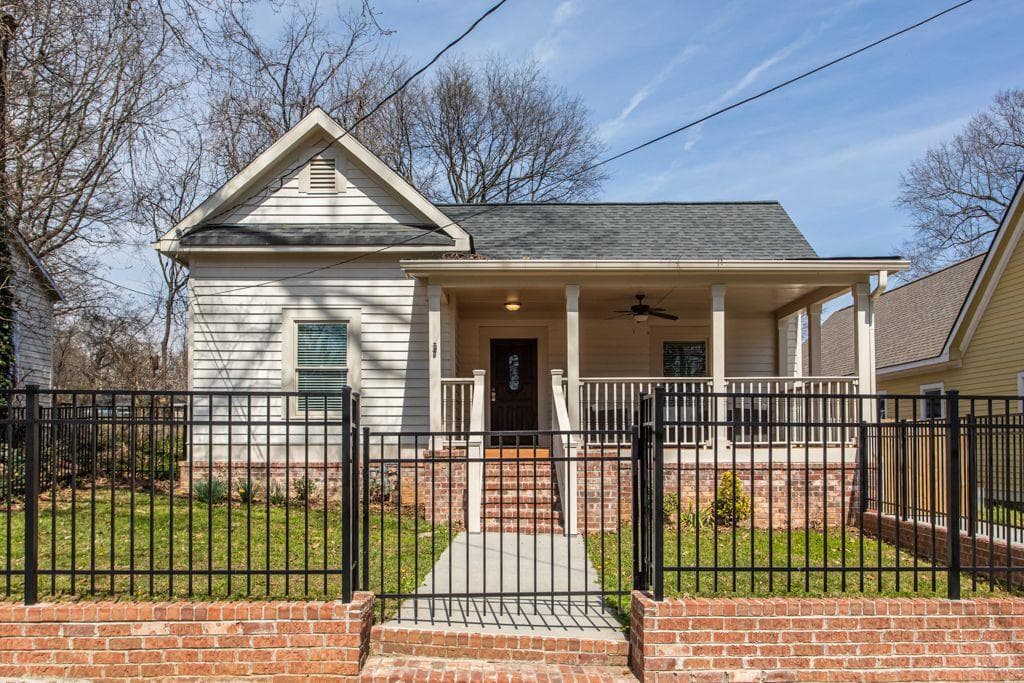 3 bedroom, 2 bathroom, 1,341 sq ft single family residence sold at 743 BONNIE BRAE Avenue, Atlanta, GA 30310