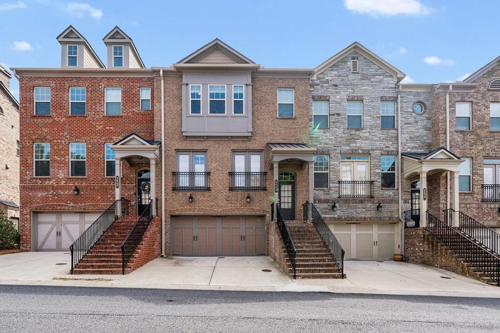 4 bedroom, 4 bathroom, 2,562 sq ft townhouse sold at 2441 Santa Rosa Street, Alpharetta, GA 30009