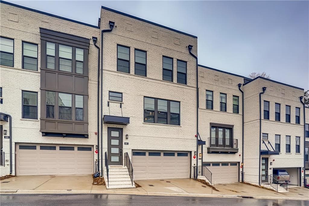 887 Stone Crest Road, Atlanta, GA 30324 — most recent listing photo