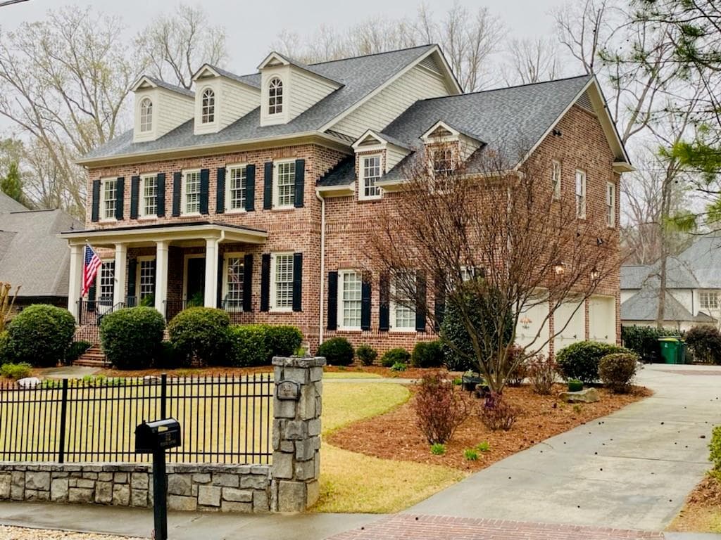 5 bedroom, 7 bathroom, 5,884 sq ft single family residence sold at 612 Windsor Parkway, Atlanta, GA 30342 — photo 1 of 1