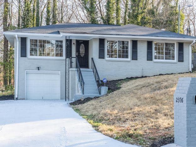 3 bedroom, 2 bathroom, 1,400 sq ft single family residence sold at 2376 Lilla Circle, Atlanta, GA 30310