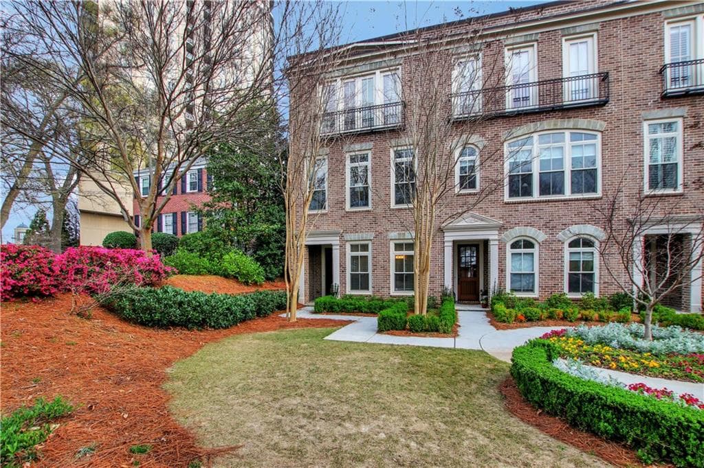 3 bedroom, 4 bathroom, 2,178 sq ft townhouse sold at 58 Sheridan Drive 4, Atlanta, GA 30305