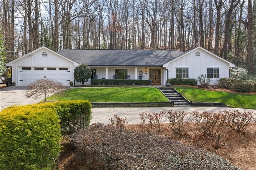 4 bedroom, 3 bathroom, 2,841 sq ft single family residence sold at 640 Oakstone Way, Roswell, GA 30075