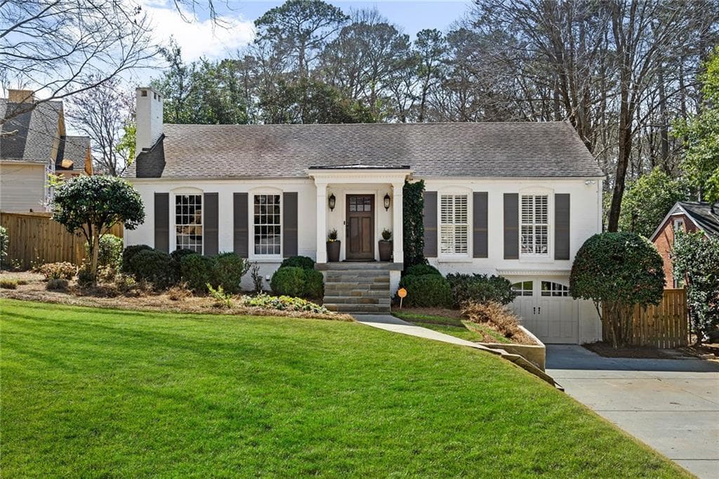 3 bedroom, 3 bathroom, 3,000 sq ft single family residence sold at 2608 Arlene Way, Atlanta, GA 30305