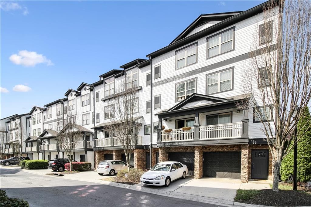 2 bedroom, 3 bathroom, 1,281 sq ft townhouse sold at 220 Semel Circle 102, Atlanta, GA 30309