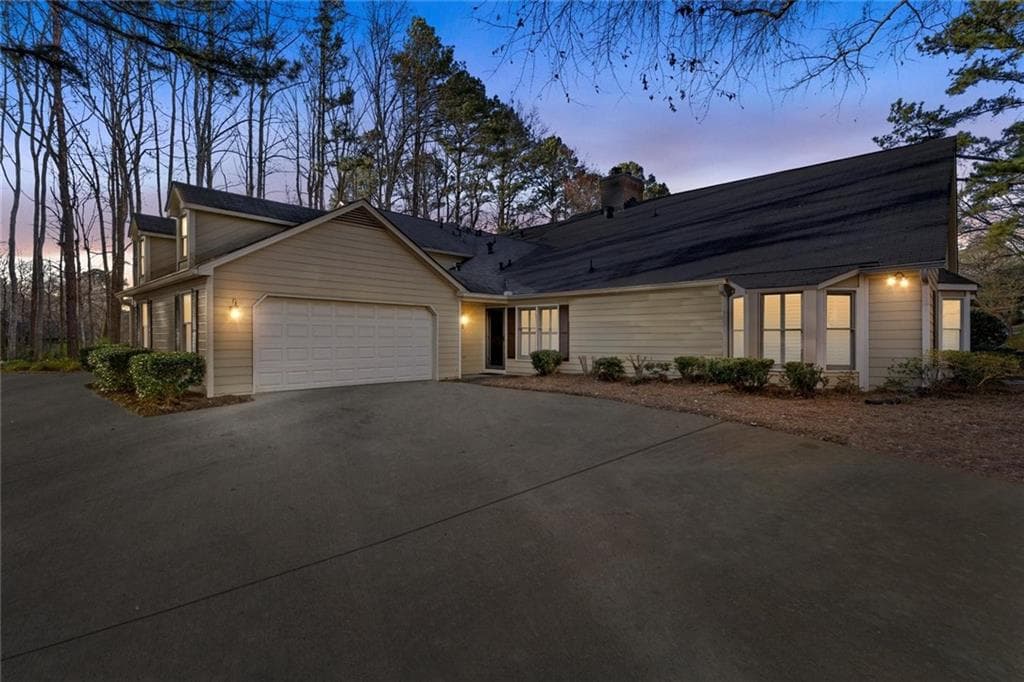 147 Great Oaks Lane, Roswell, GA 30075 — most recent listing photo