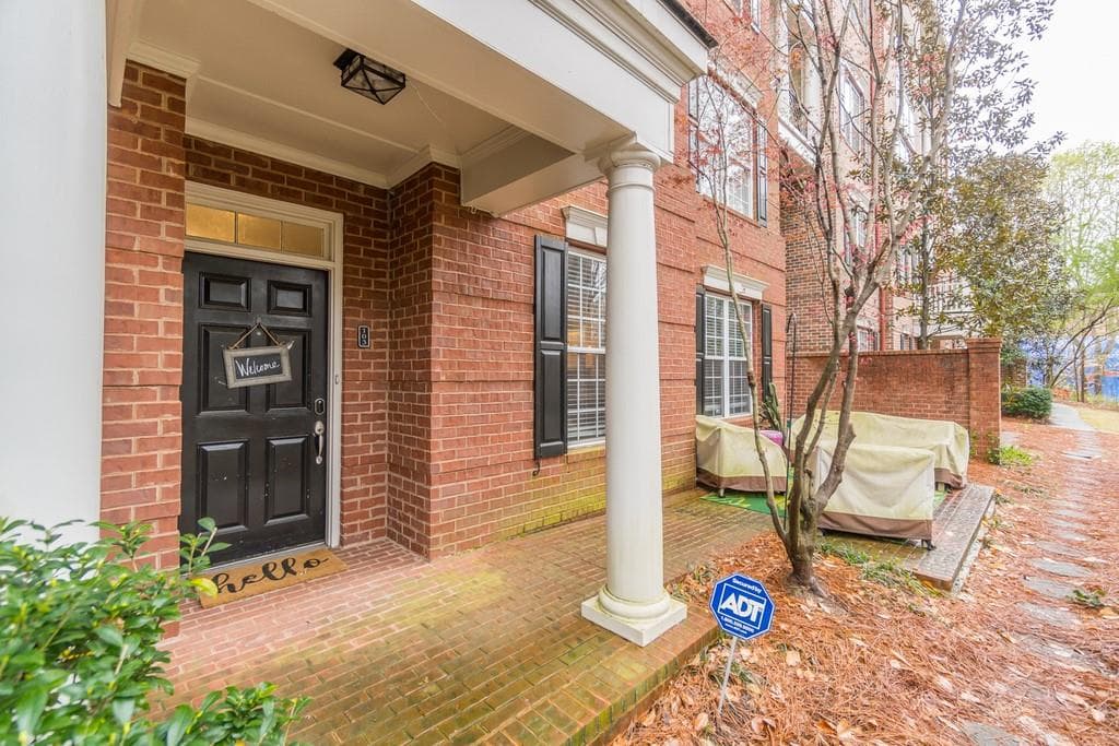 2 bedroom, 2 bathroom, 1,828 sq ft condominium sold at 4805 Ivy Ridge Drive 103, Atlanta, GA 30339