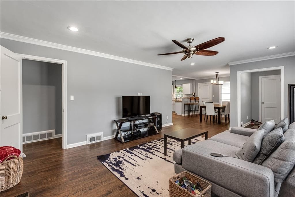3 bedroom, 3 bathroom, 2,050 sq ft single family residence sold at 622 Webster Drive, Decatur, GA 30033