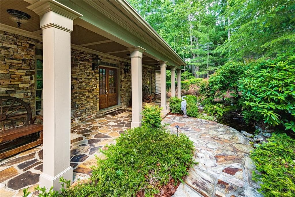 5 bedroom, 6 bathroom, 5,245 sq ft single family residence under contract at 28 Tanager Way, Big Canoe, GA 30143 — photo 2