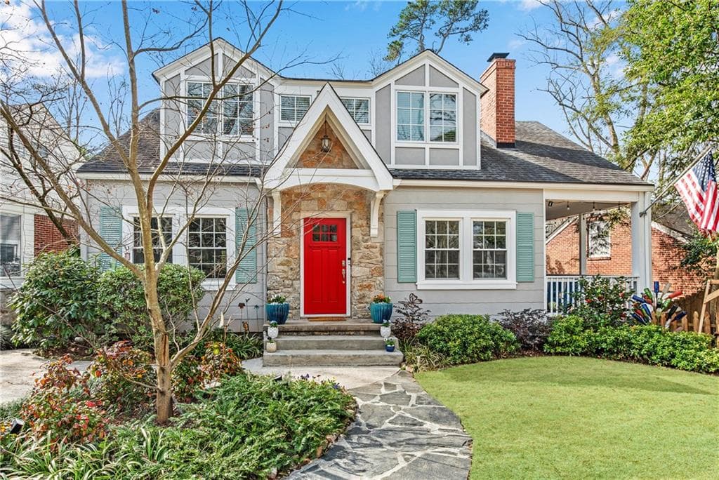 5 bedroom, 4 bathroom, 2,670 sq ft single family residence sold at 220 Woodlawn Avenue, Decatur, GA 30030