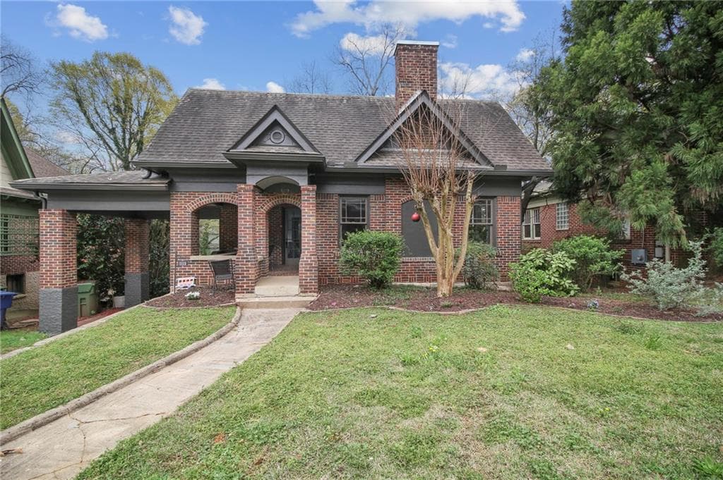 3 bedroom, 3 bathroom, 2,100 sq ft single family residence sold at 1113 Glenwood Avenue, Atlanta, GA 30316