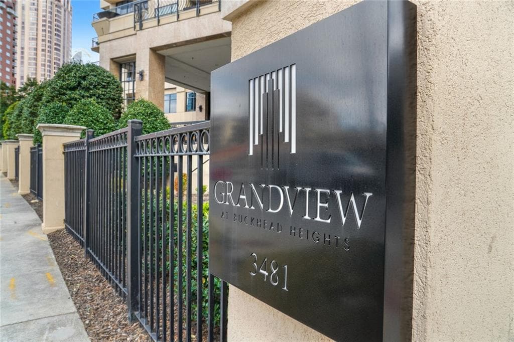 2 bedroom, 2 bathroom, 1,230 sq ft condominium sold at 3481 Lakeside Drive 1402, Atlanta, GA 30326