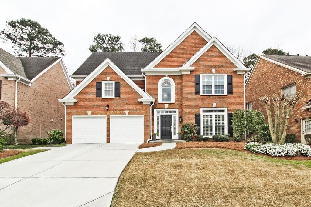 4 bedroom, 3 bathroom, 3,084 sq ft single family residence sold at 685 Glenridge Close Drive, Atlanta, GA 30328