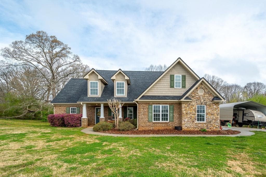 998 Lord Road, Commerce, GA 30530 — most recent listing photo