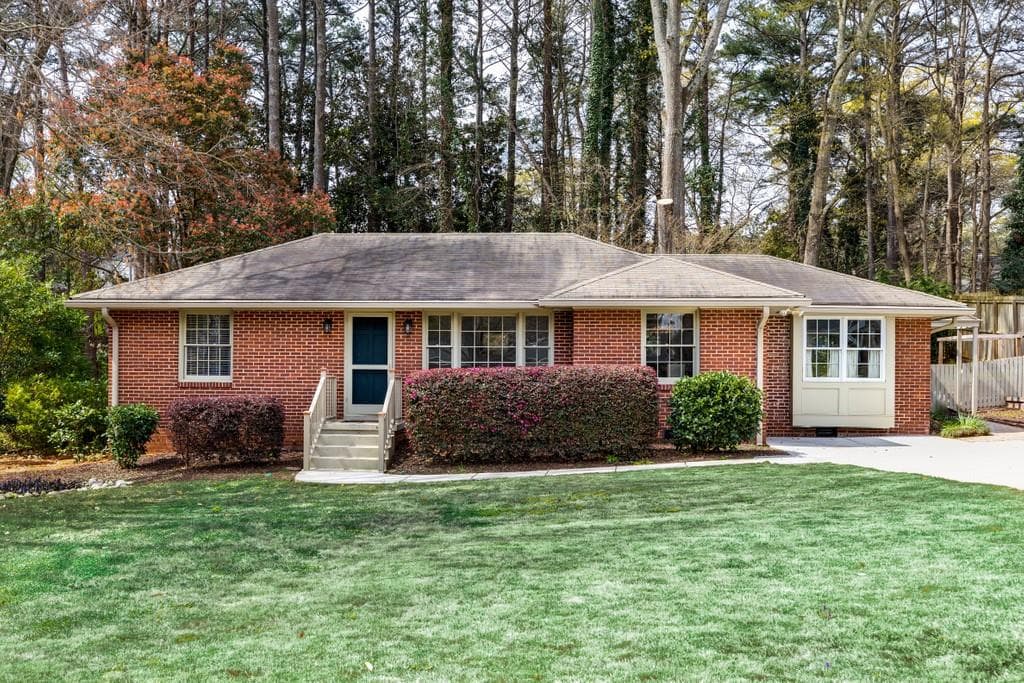 436 Bridlewood Circle, Decatur, GA 30030 — most recent listing photo