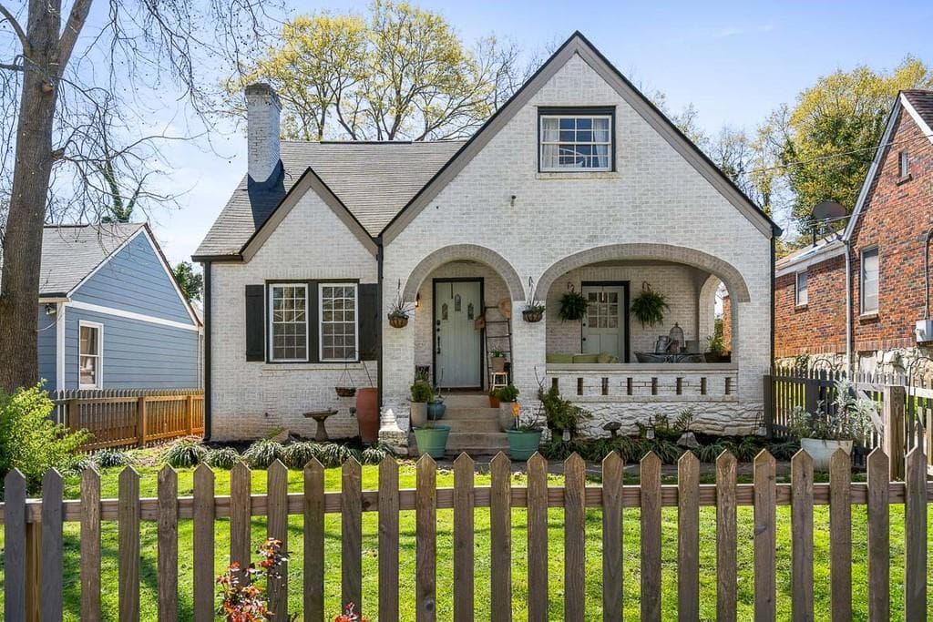 3 bedroom, 3 bathroom, 2,141 sq ft single family residence sold at 1614 Beecher Street, Atlanta, GA 30310