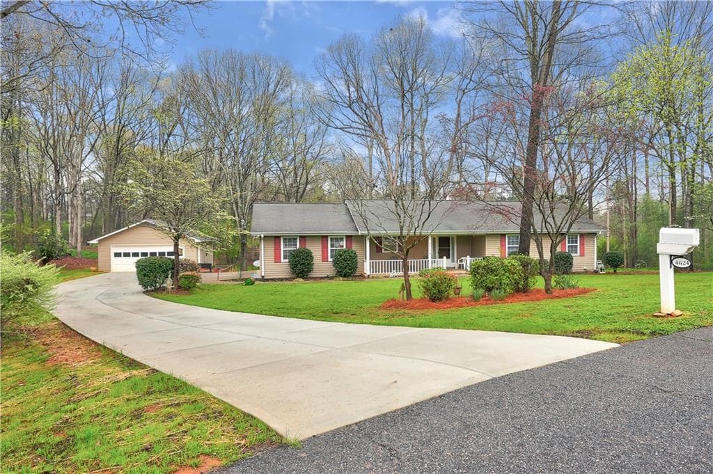 4624 Villager Trail, Flowery Branch, GA 30542 — most recent listing photo