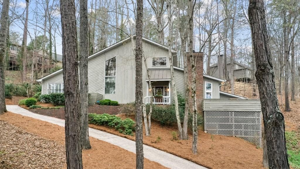 9660 Huntcliff Trace, Sandy Springs, GA 30350 — most recent listing photo