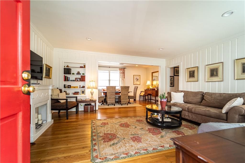 3 bedroom, 1 bathroom, 1,222 sq ft single family residence sold at 2491 Forrest Avenue, Atlanta, GA 30318