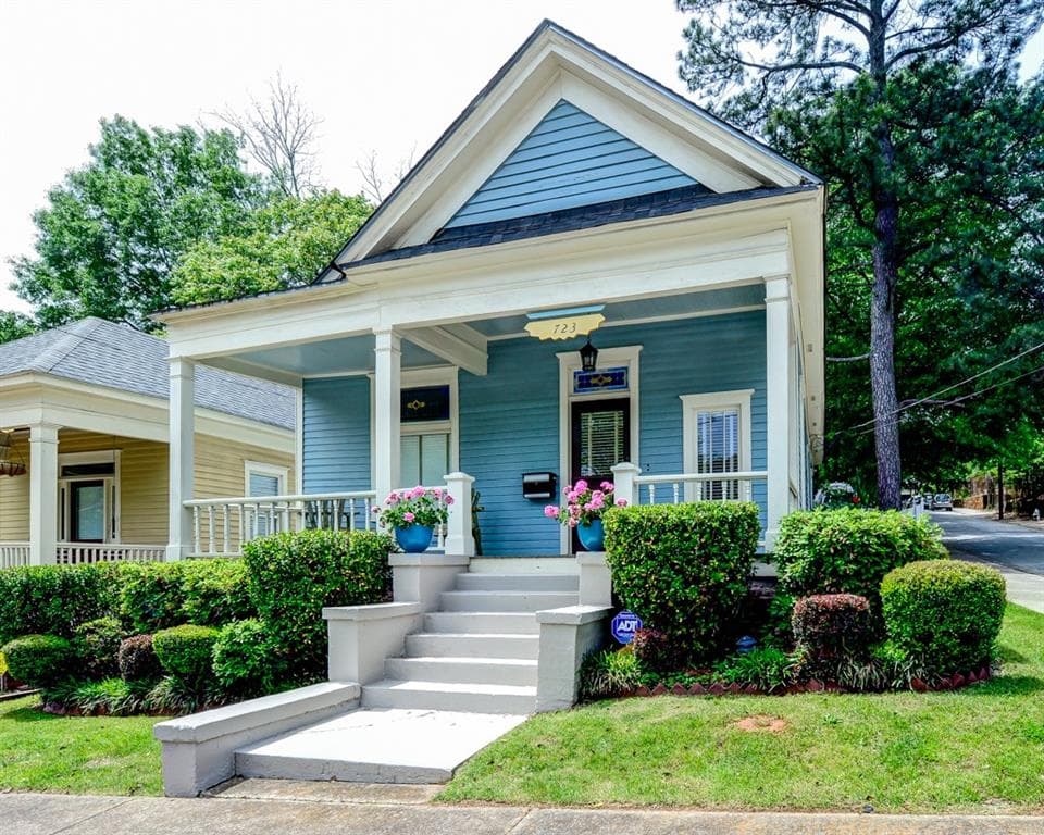 3 bedroom, 2 bathroom, 1,756 sq ft single family residence sold at 723 Oakland Avenue, Atlanta, GA 30315