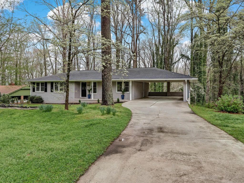 3 bedroom, 2 bathroom, 1,350 sq ft single family residence sold at 2995 Redwine Road, Atlanta, GA 30344