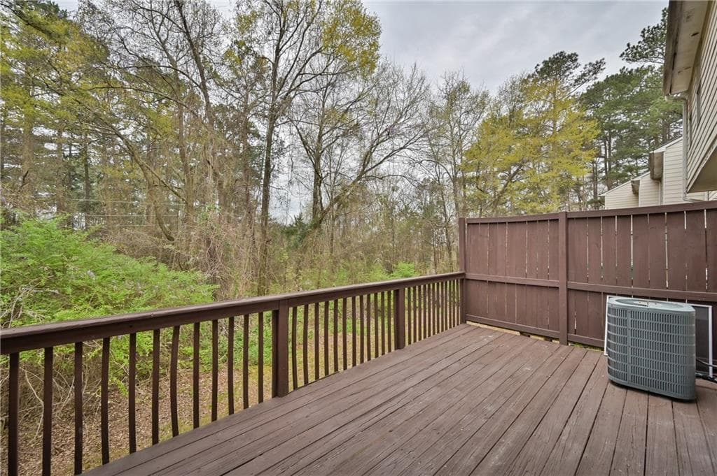 2 bedroom, 3 bathroom, 1,340 sq ft townhouse sold at 2860 Parkway Close, Lithonia, GA 30058