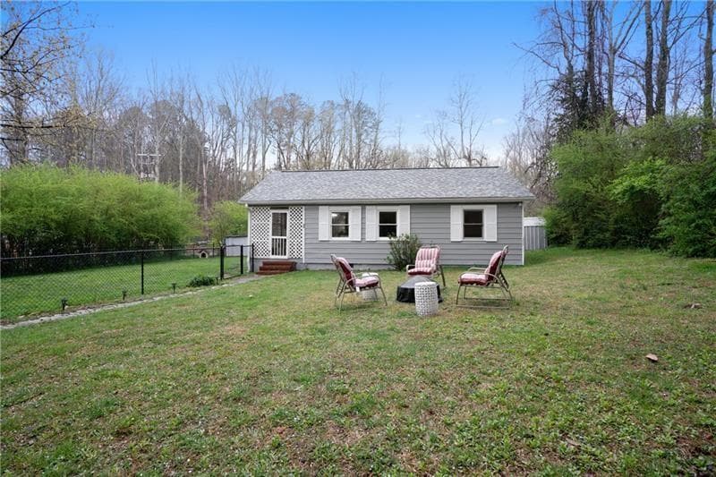 2 bedroom, 1 bathroom, 988 sq ft single family residence sold at 80 Jones Street, Jasper, GA 30143